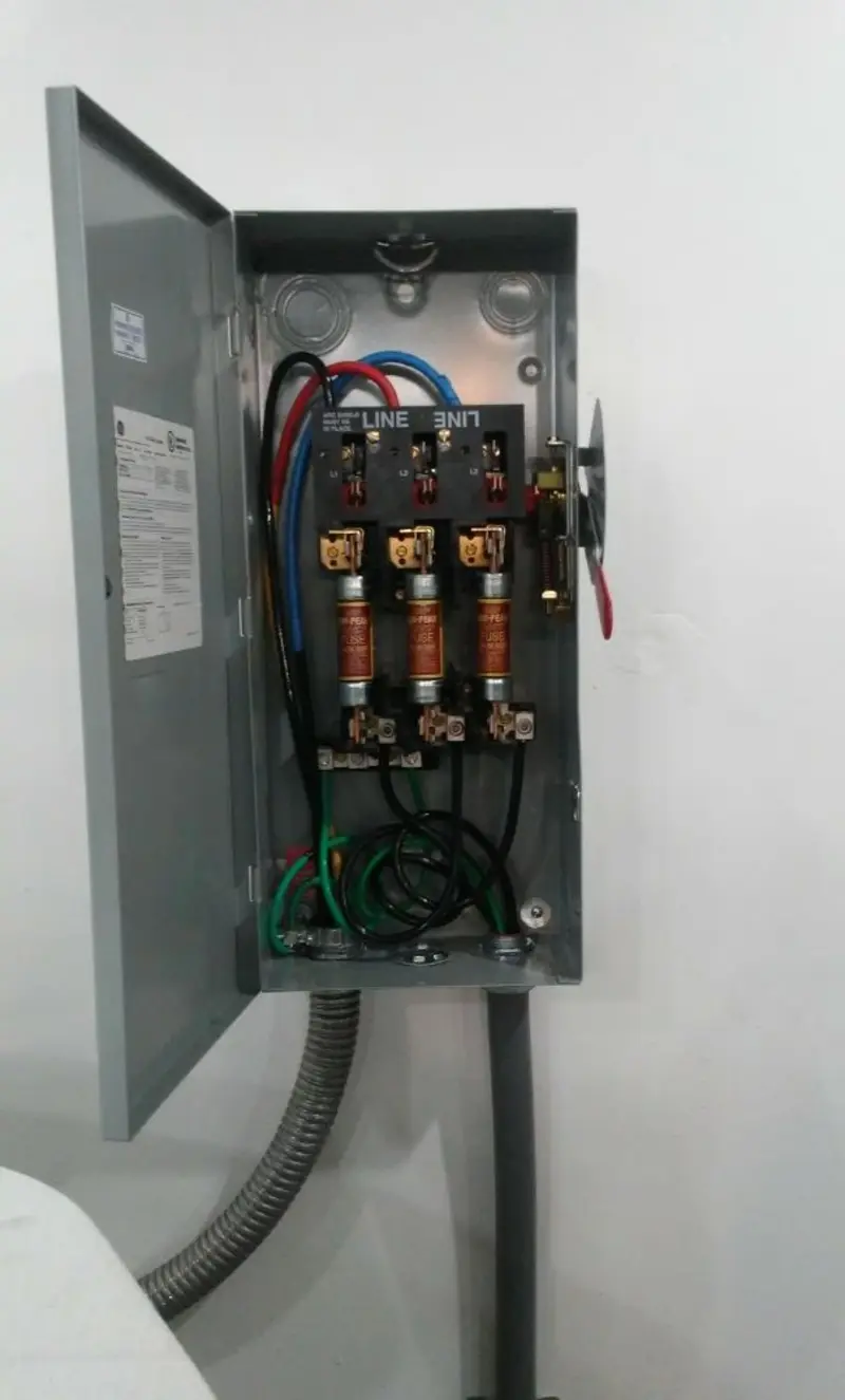 Three-phase disconnect switch installed for Smoke Detector Installation in Ruskin